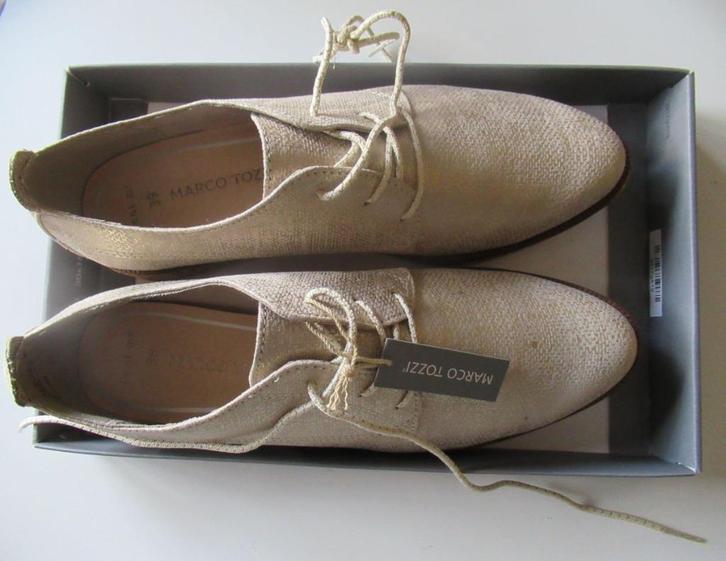 Schoenen met gouddraadje erin., Kleding | Dames, Schoenen, Nieuw, Schoenen met lage hakken, Beige, Ophalen