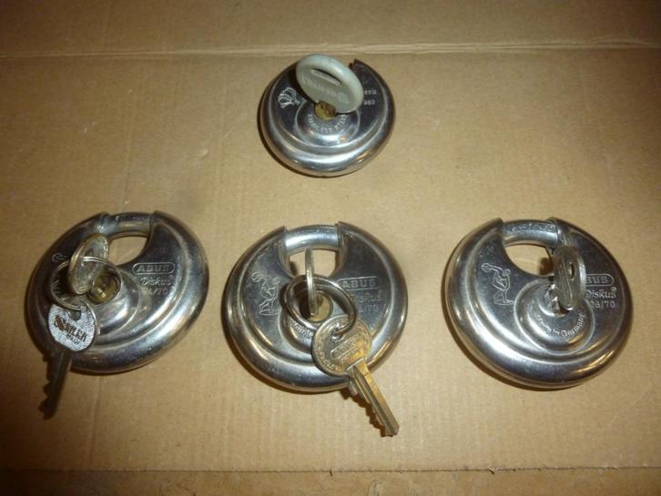 gebruikte hangsloten hangslot diskus abus 4x in 1 koop 12,50, Auto diversen, Aanhangwagen-onderdelen, Gebruikt, Ophalen