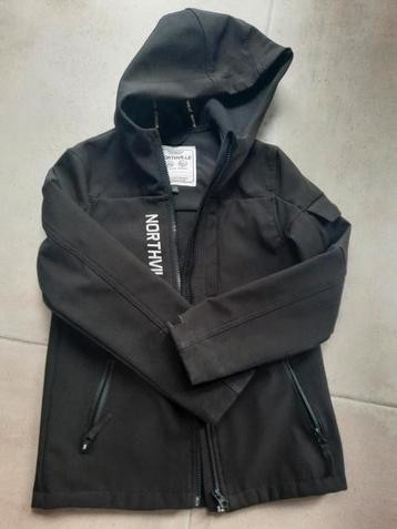 Zwarte softshell jas mt 140 beschikbaar voor biedingen