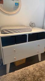 Babykamer commode en ledikant, Kinderen en Baby's, Kinderkamer | Commodes en Kasten, 90 tot 105 cm, 50 tot 70 cm, Zo goed als nieuw