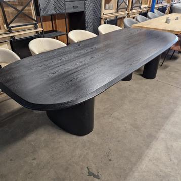 Eettafel Eleonora Walter Zwart beschikbaar voor biedingen