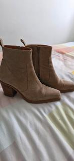Via vai suede enkel laarsjes maat 39., Kleding | Dames, Schoenen, Ophalen of Verzenden, Zo goed als nieuw, Beige