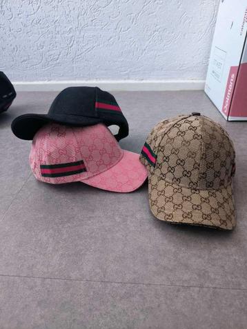 Gucci petten nieuw beschikbaar voor biedingen