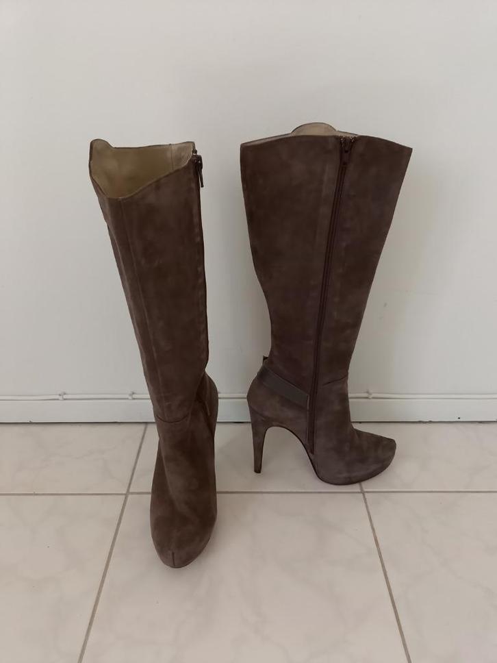 Zerba – Italiaanse suède dames laarzen - Maat 38, Kleding | Dames, Schoenen, Nieuw, Hoge laarzen, Bruin, Ophalen of Verzenden