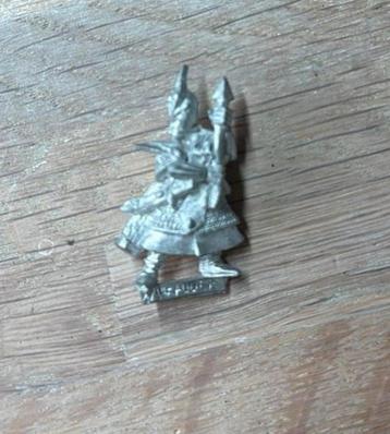Warhammer Dark Elves Repeater Bolt Thrower crew (metal) beschikbaar voor biedingen