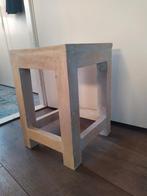Houten krukje, Ophalen of Verzenden, Gebruikt, Hout