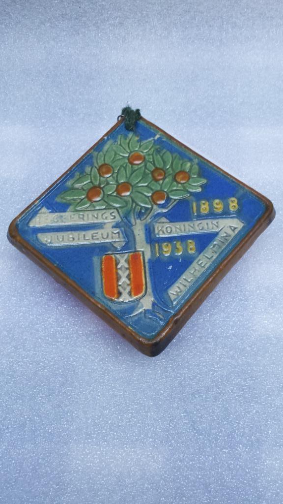 oude TEGEL Goedewaagen <> Regerings Jubileum Kon. WILHELMINA, Verzamelen, Koninklijk Huis en Royalty, Gebruikt, Nederland, Ophalen of Verzenden