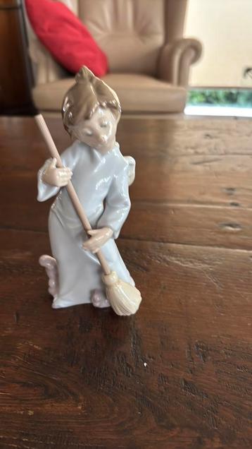 Ladro engeltje van porcelein beschikbaar voor biedingen
