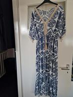 Mooie jurk blauw/wit, Kleding | Dames, Jumpsuits, Ophalen of Verzenden, Zo goed als nieuw, Maat 42/44 (L), Blauw