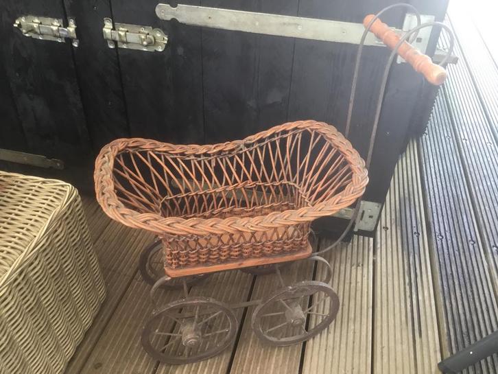 Vintage Rotan Poppenwagen, Antiek en Kunst, Antiek | Speelgoed, Ophalen