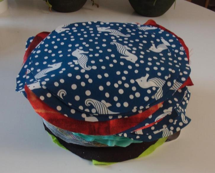 Etiketten en stoffen rondjes voor afwerking ingem. levensmid, Diversen, Levensmiddelen, Ophalen of Verzenden