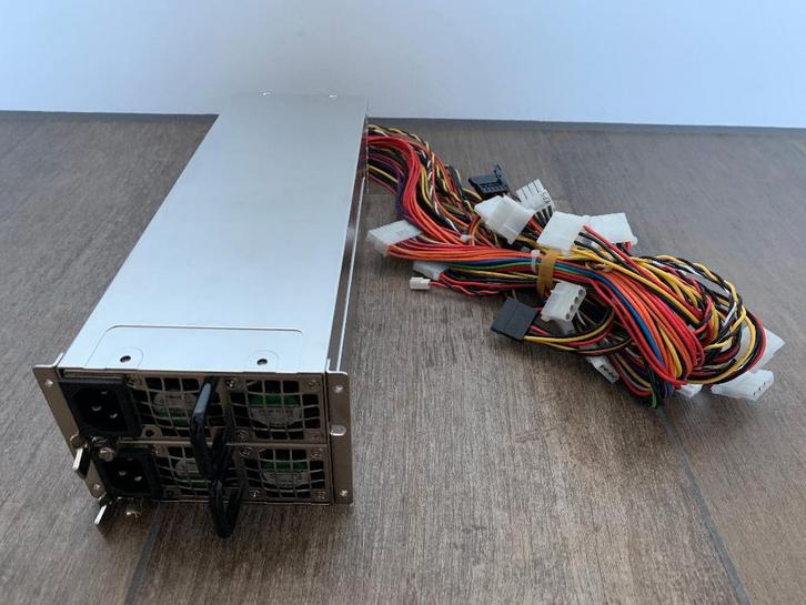 Zippy Emacs Chenbro C2W-5820V Redundant 820W PSU, Computers en Software, Interne voedingen, Nieuw, Ophalen of Verzenden