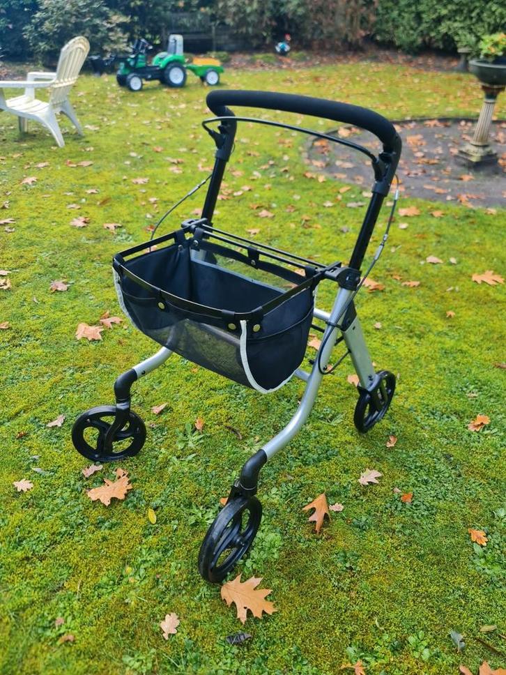 BINNEN ROLLATOR. INDOOR ROLLATOR., Diversen, Rollators, Ophalen