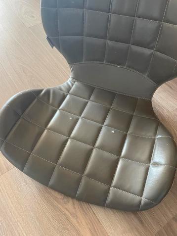 GRATIS op te halen! 4 eetkamerstoelen