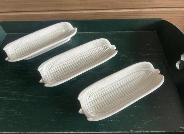 3 Bordallo Pinheiro porseleinen mais kolf schaaltjes p/3:, Huis en Inrichting, Keuken | Servies, Zo goed als nieuw, Schaal of Schalen