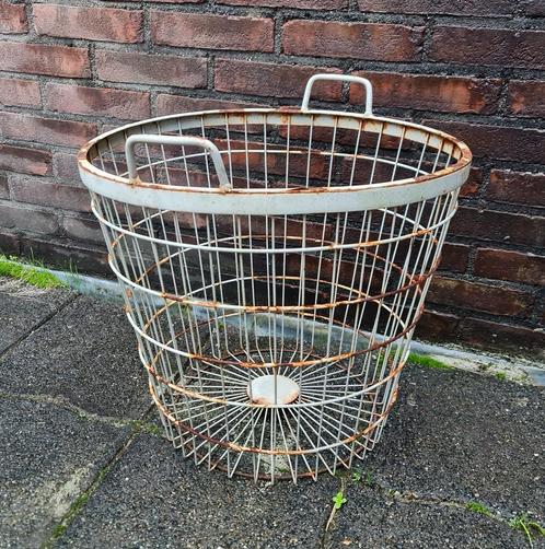 Metalen draadmand oogstmand aardappelmand herfstmand vintage, Huis en Inrichting, Woonaccessoires | Schalen en Manden, Gebruikt