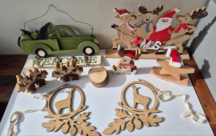 Div. Houten Kerst Decoratie, kerstman, rendieren, ster, auto, Diversen, Kerst, Zo goed als nieuw, Ophalen of Verzenden