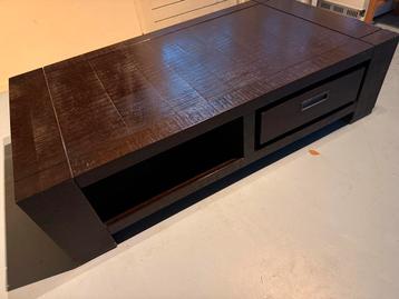 Donkerbruine massief houten salontafel 147x80x40 beschikbaar voor biedingen