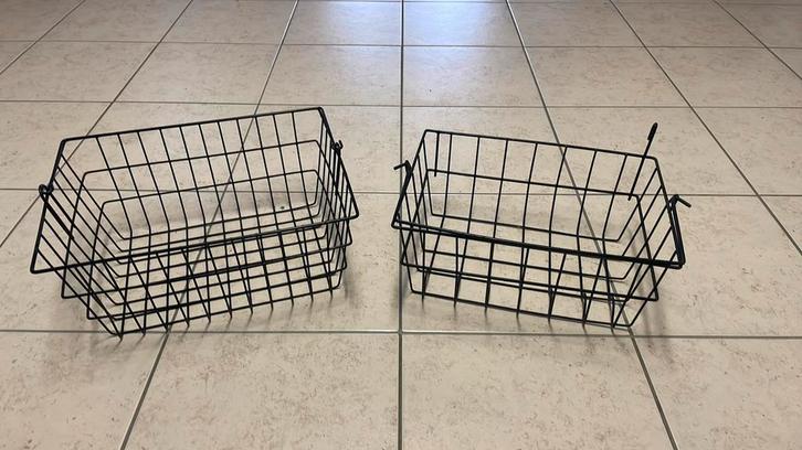 Mandjes (verschillende soorten en maten) om op te hangen, Huis en Inrichting, Woonaccessoires | Wandplanken en Boekenplanken, Gebruikt
