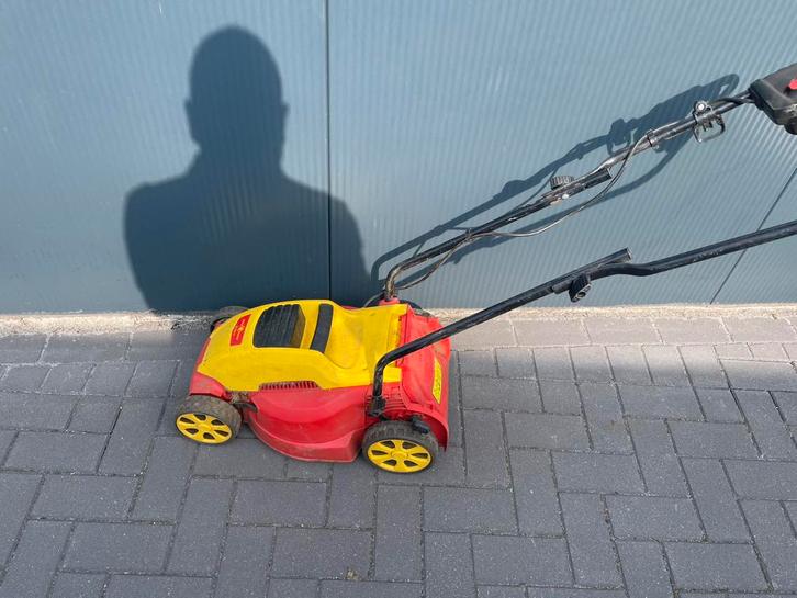 Wolf Garten grasmaaier 230v gebruikt, Tuin en Terras, Grasmaaiers, Gebruikt, Elektrische grasmaaier, 30 t/m 39 cm, Cirkelmaaier