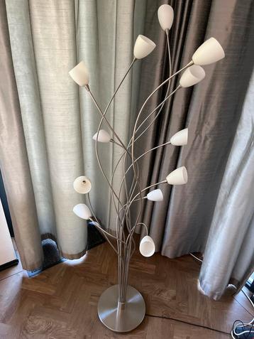 Moderne Vloerlamp met Meerdere Lichtpunten beschikbaar voor biedingen