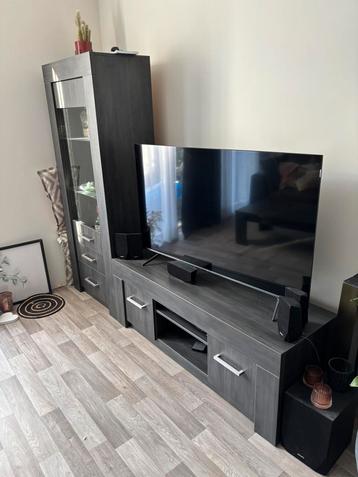 Tv meubel + vitrinekast beschikbaar voor biedingen