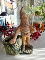 Oude verweerde terracotta tomte, kerstkabouter, kerst., Diversen, Ophalen of Verzenden