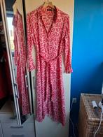 Bindi doorknoop jurk maat S/M roze off white lang, Kleding | Dames, Maat 38/40 (M), Bindi, Ophalen of Verzenden, Zo goed als nieuw