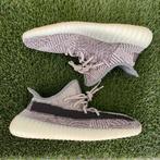Yeezy Boost 350 V2 “Zyon” 43 1/3, Kleding | Heren, Schoenen, Ophalen of Verzenden, Zo goed als nieuw
