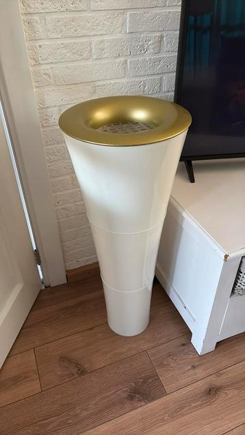 Ikea vloerlamp beschikbaar voor biedingen