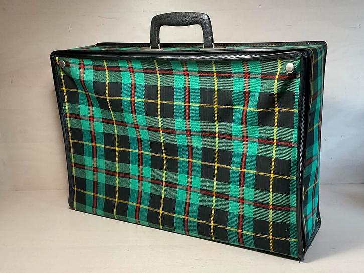 Vouwkoffer groen geel rood afmetingen 50 x 34 x 14 cm, Sieraden, Tassen en Uiterlijk, Koffers, Zo goed als nieuw, Hard kunststof