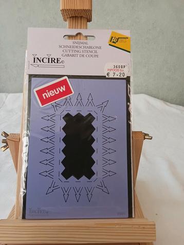 Snijmallen incire papuela en andere toebehoren in een koop beschikbaar voor biedingen