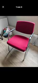 Comfortabele rode stoel met armleuningen, Huis en Inrichting, Stoelen, Gebruikt, Ophalen of Verzenden, Metaal, Eén