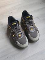 Adidas OZWAVE SURGE Schoenen, Ophalen of Verzenden, Zo goed als nieuw, Sneakers of Gympen