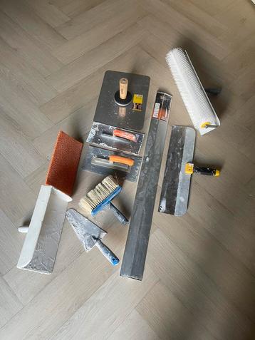 Complete set stukadoorsgereedschap / egaliseerset beschikbaar voor biedingen