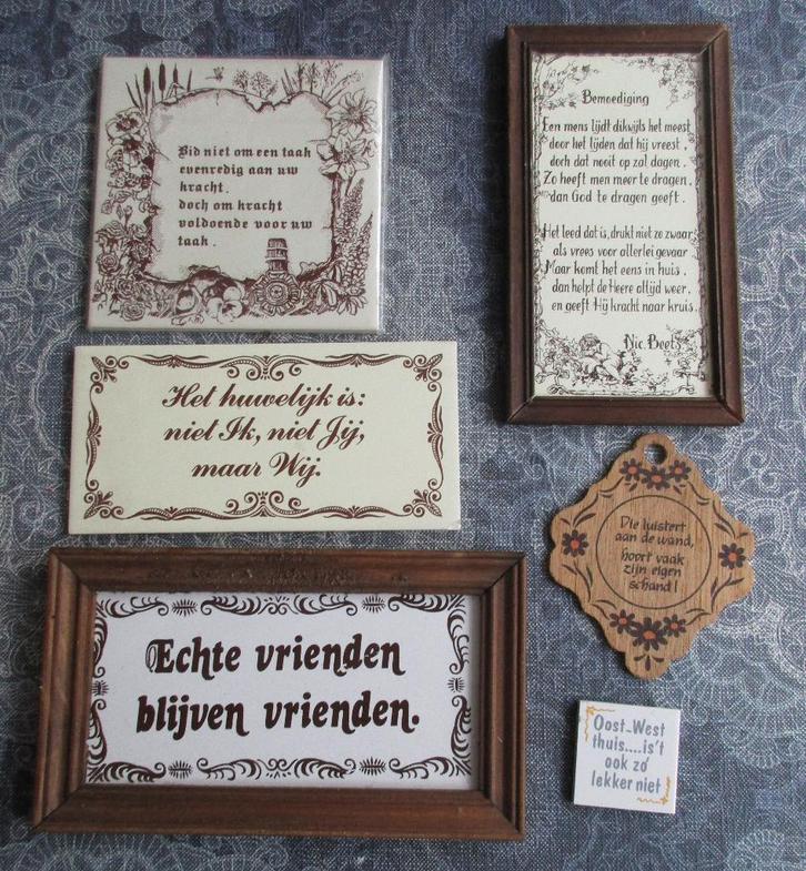 5 vintage wandtegels met spreuken / teksten er op, Huis en Inrichting, Woonaccessoires | Tekstborden en Spreuken, Gebruikt, Ophalen of Verzenden