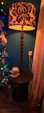 Mooie lamp / tafeltje, Huis en Inrichting, Lampen | Vloerlampen, Ophalen, Zo goed als nieuw, Hout, 150 tot 200 cm