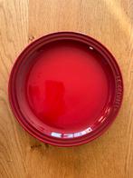 Le Creuset plate 27cm red (also 1 orange), Huis en Inrichting, Keuken | Servies, Ophalen of Verzenden, Zo goed als nieuw, Overige stijlen