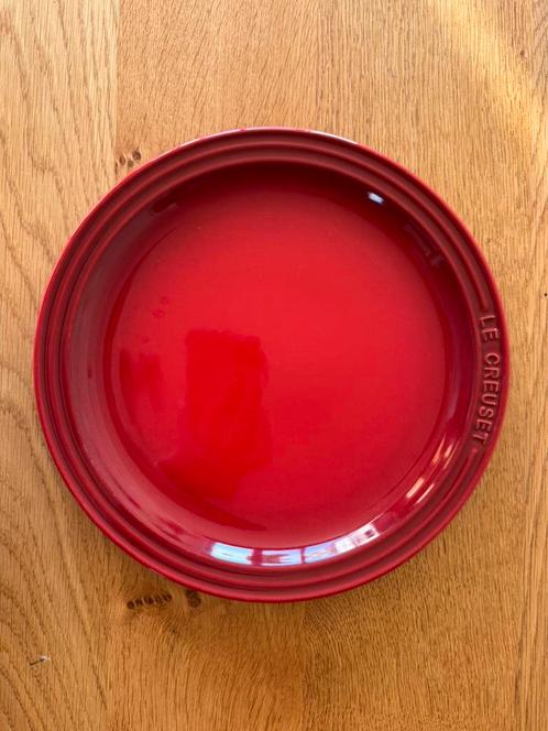 Le Creuset plate 27cm red (also 1 orange), Huis en Inrichting, Keuken | Servies, Zo goed als nieuw, Overige stijlen, Ophalen of Verzenden