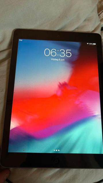 Ipad air (werkend met gebruikers sporen) beschikbaar voor biedingen