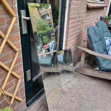 Spiegels 120 x 40 en 39 x 57 (ook individueel over te nemen)