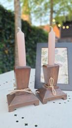 Set van 2 vintage Art deco kandelaartjes met oude roze kaars, Huis en Inrichting, Woonaccessoires | Kandelaars en Kaarsen, Gebruikt
