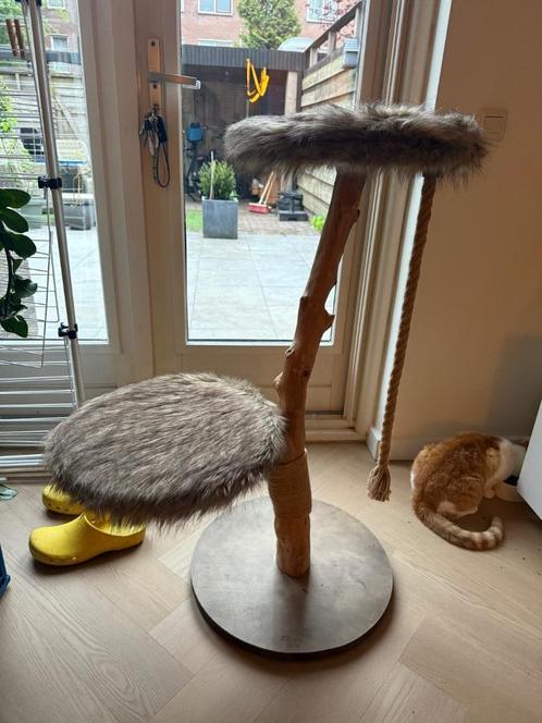 Designed by Lotte Elora Krabpaal, Dieren en Toebehoren, Krabmeubelen, Zo goed als nieuw, Krabpaal, Ophalen