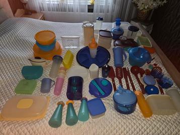 Mega veel tupperware  beschikbaar voor biedingen