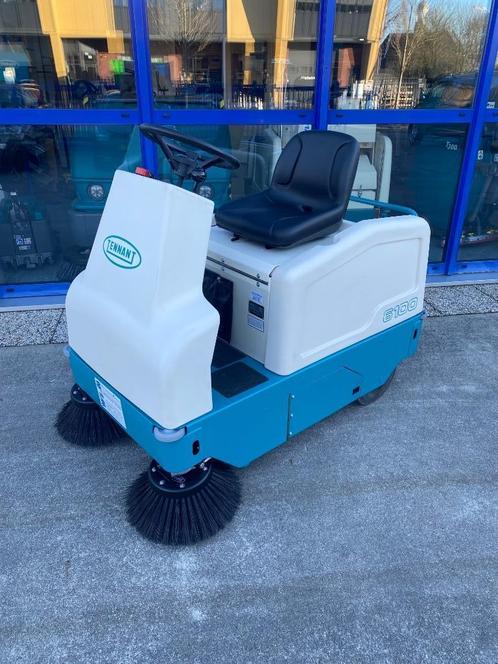 Tennant 6100 | Middelgrote opzit veegmachine, Tuin en Terras, Veegmachines, Zo goed als nieuw, Ophalen