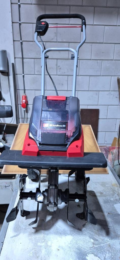 Einhell Accu grondfrees met lader/accu's, Doe-het-zelf en Verbouw, Gereedschap | Freesmachines, Nieuw, Accu, Tuinfrees, Ophalen