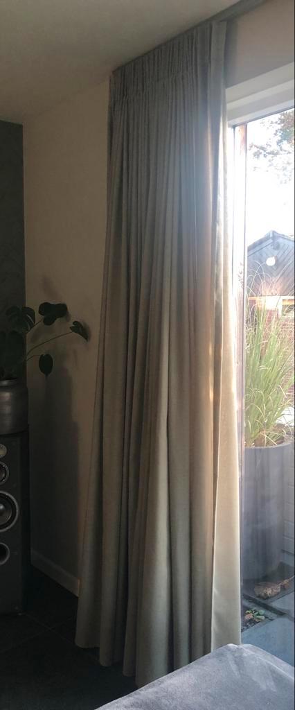 Beige/Groene Gordijnen met Glansdraad, Huis en Inrichting, Stoffering | Gordijnen en Lamellen, Gebruikt, 200 cm of meer, 200 cm of meer