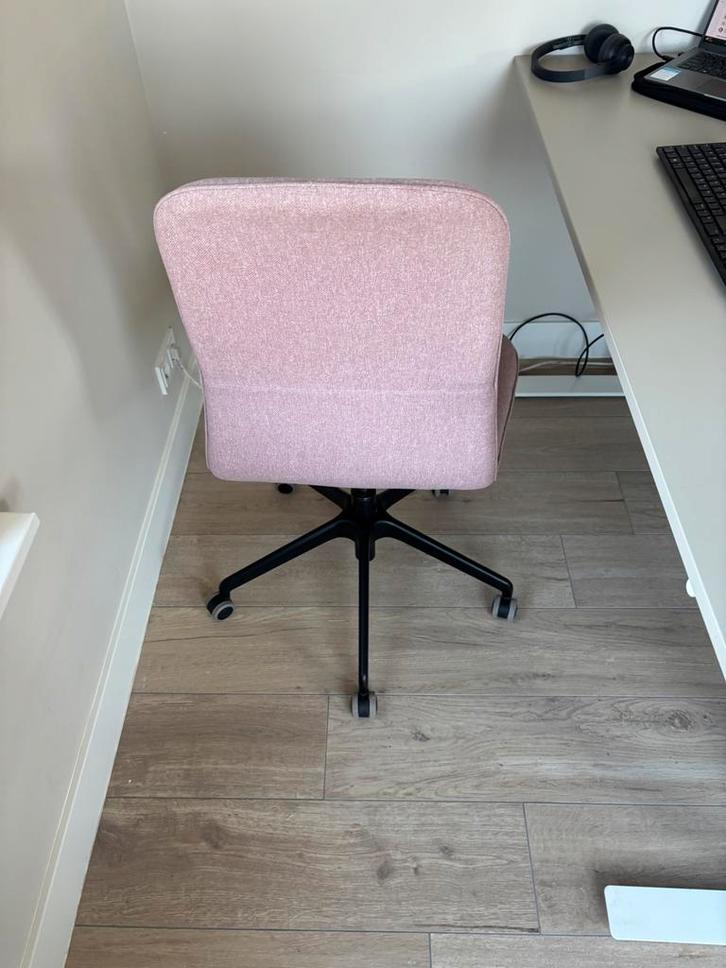 Roze IKEA Langfjall Bureaustoelen, Huis en Inrichting, Bureaustoelen, Zo goed als nieuw, Bureaustoel, Roze, Ophalen of Verzenden