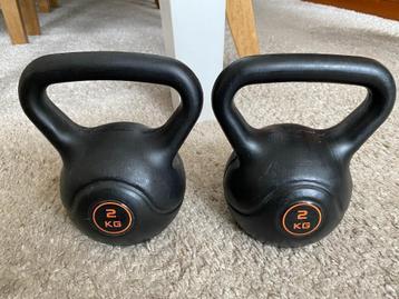2x 2 kg Kettlebell Gewichten beschikbaar voor biedingen