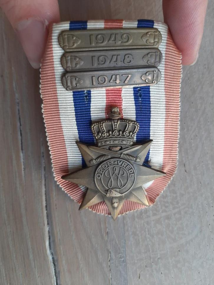 originele oude medaille Orde en Vrede met jaartallen, KNIL?, Verzamelen, Militaria | Algemeen, Landmacht, Lintje, Medaille of Wings